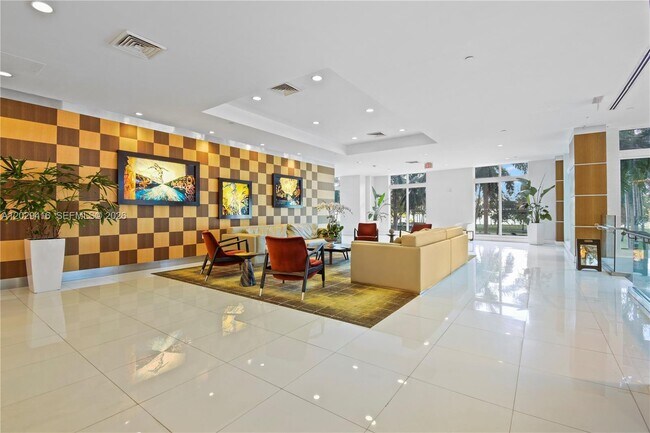 Building Photo - 1800 N Bayshore Dr