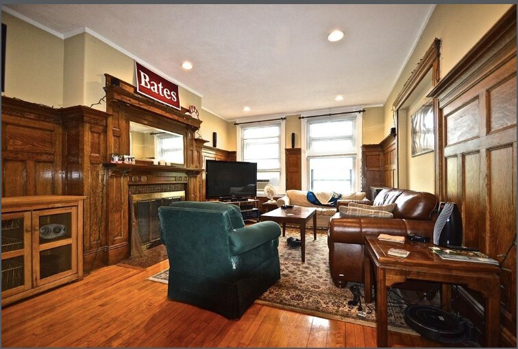 Building Photo - 1793 Beacon St