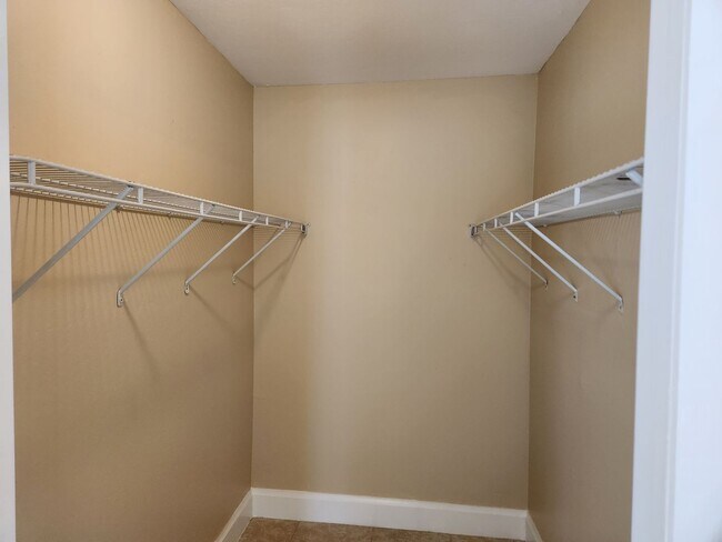 Building Photo - 1125 Alvin Ave