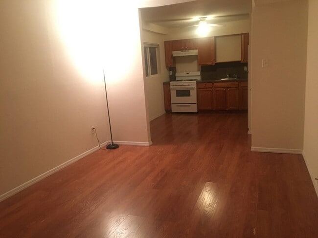 Building Photo - 249 Warwick Ave