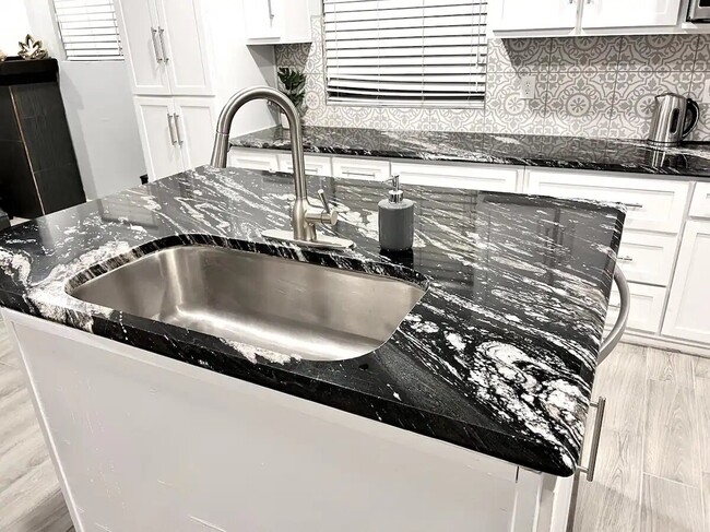 Kitchen Sink - 3029 E Missouri Ave