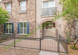 Building Photo - 3 bed/2.5 bath Condo in Gilbert’s Lofts in...