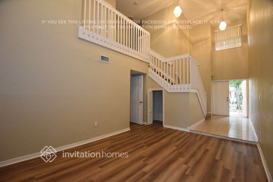 Building Photo - 10522 SW 161st Ave