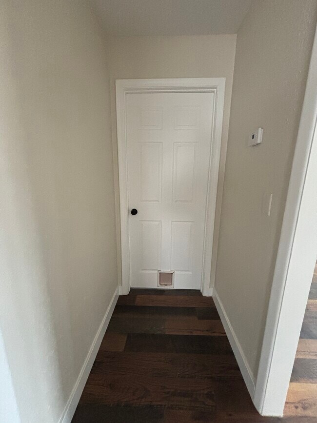 Building Photo - 1105 Reynolds Rd