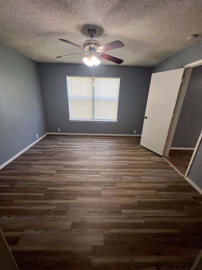 Building Photo - 1004 Wintercreek Dr