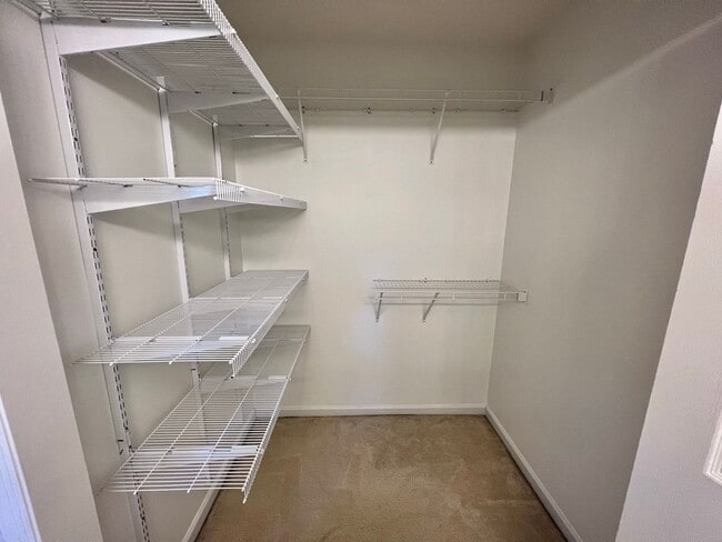 Building Photo - 3 Bed, 2.5 Bath Home w/ 2 Car Garage and Bonus Room