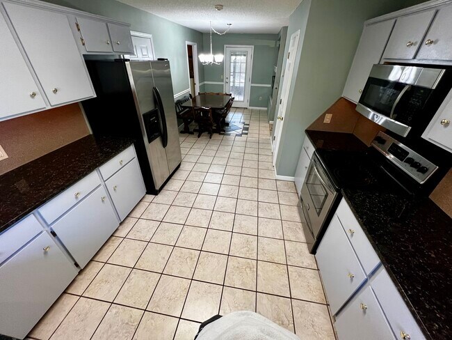 Open, spacious kitchen - 64 Island Dr