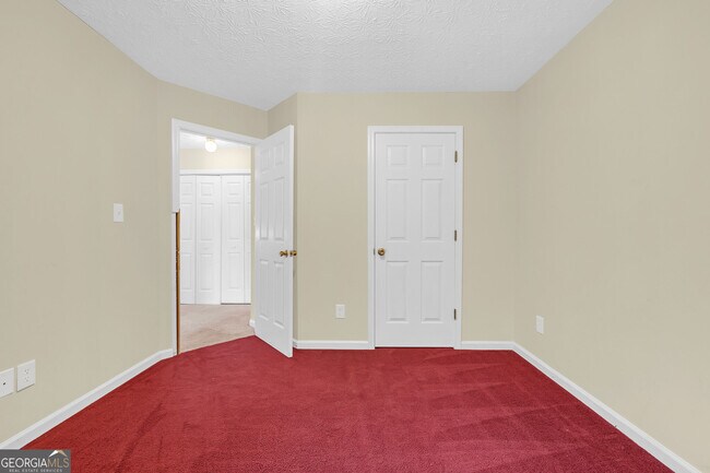 Building Photo - 5475 Hampton Ct