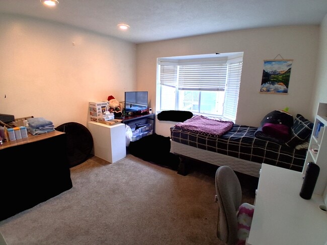 Building Photo - 1541 N 550 W