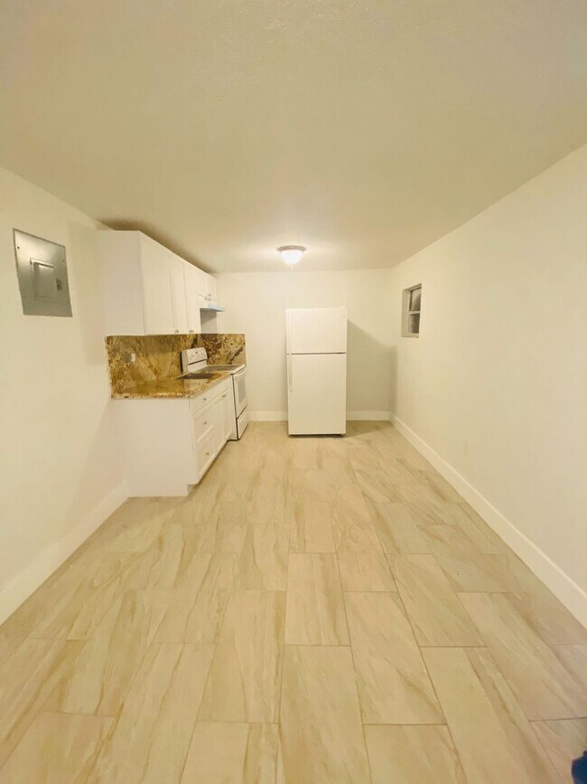 Building Photo - 2230 NW 51 Terrace