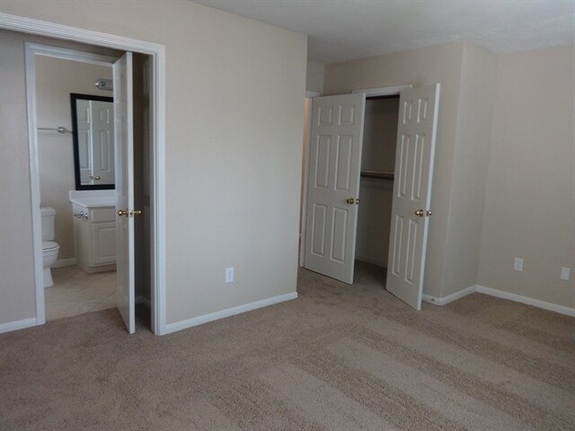 Building Photo - 2304 Evergreen Dr