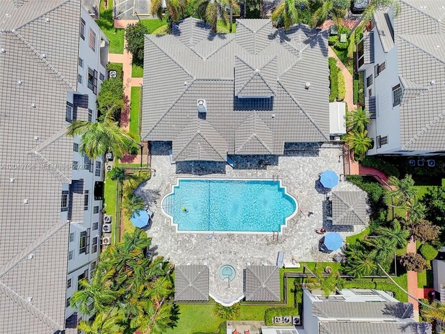 Building Photo - 725 SW 148th Ave