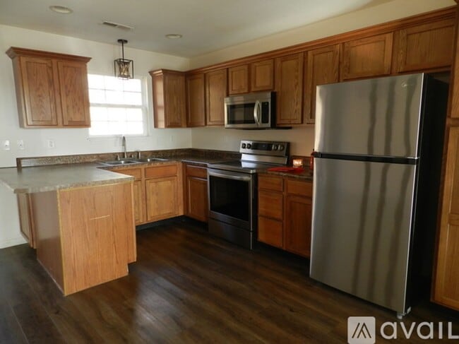 Building Photo - Available March 20th!!!