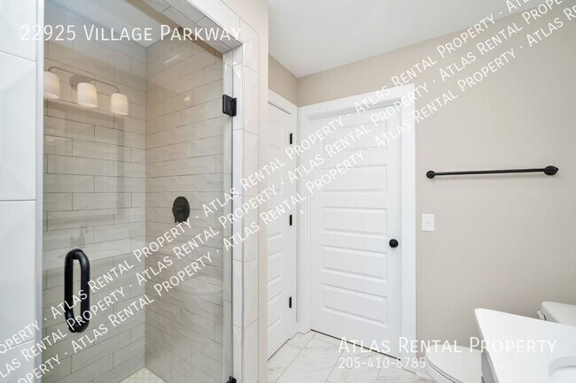 Building Photo - 22925 Village Pkwy