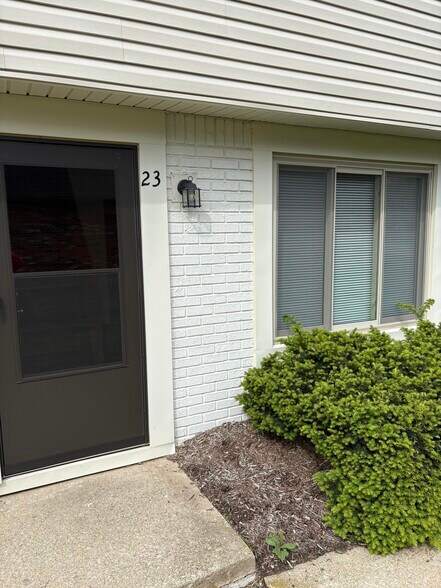 Front porch - 23 Hedgerow Ln
