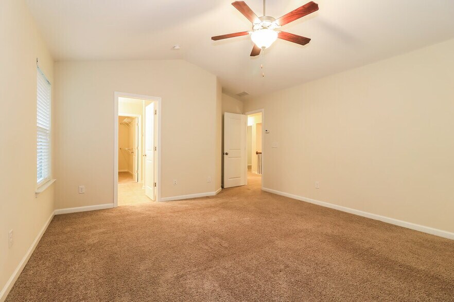 Building Photo - 386 Darbys Run Ct