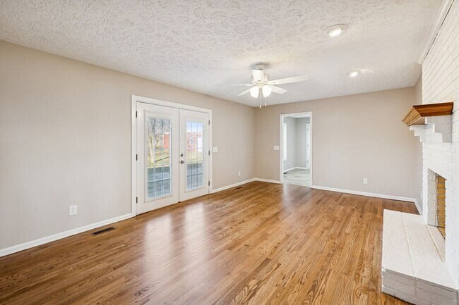 Building Photo - 353 Branham Mill Rd