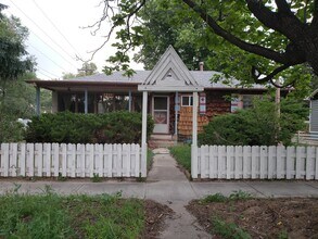 Building Photo - Cute 3 bedroom duplex FOR RENT on Uintah St.