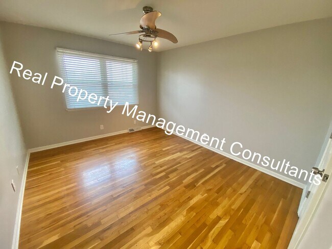 Building Photo - 4209 Clark Ave
