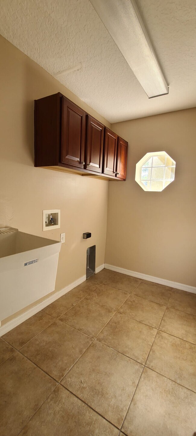 Building Photo - 2550 Barwick St