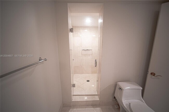 Building Photo - 20201 E Country Club Dr