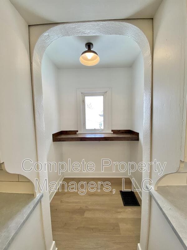 Building Photo - 1524 W Clark St