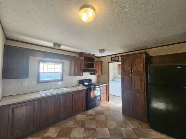 Building Photo - 306 N Nicodemus St