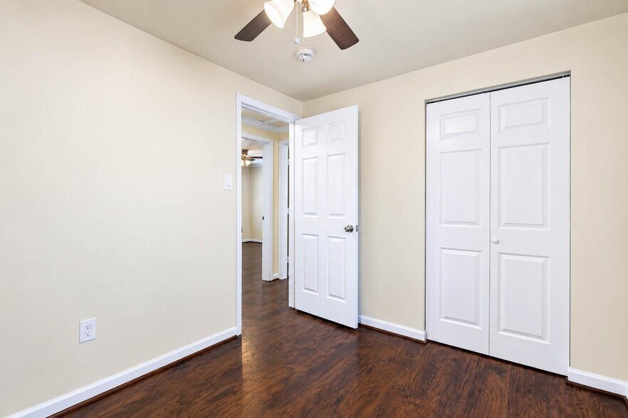 Building Photo - Bright & Comfortable Home in DC