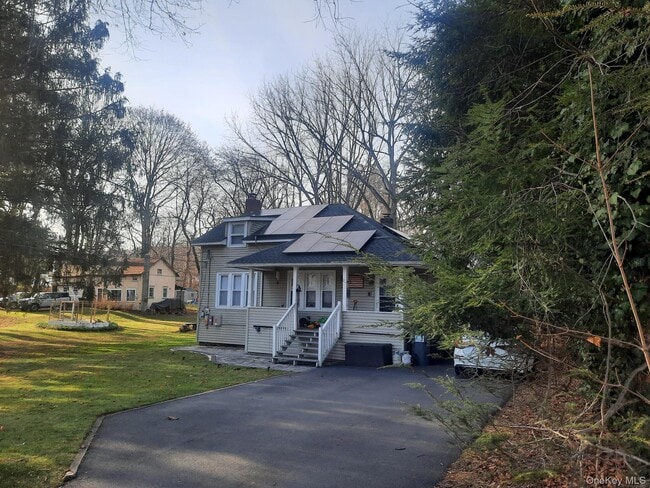 Building Photo - 23 Valley Ave