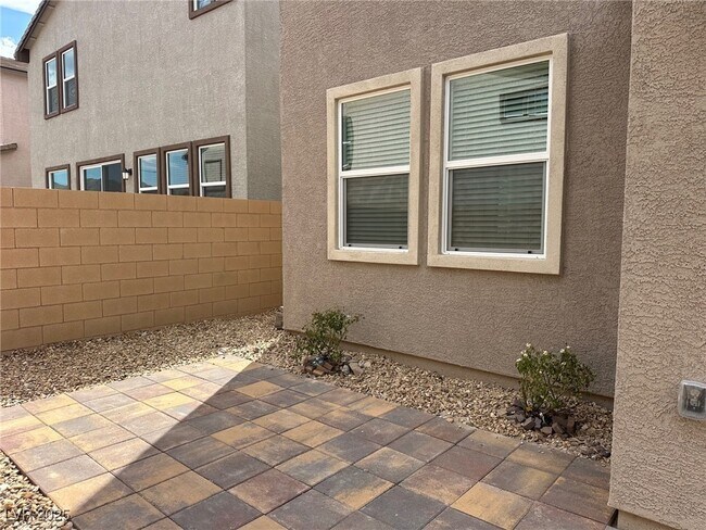 Building Photo - 2624 Tranquil Dawn St