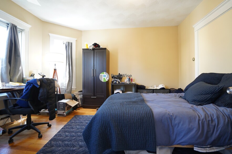 Building Photo - 52 Pearson Rd