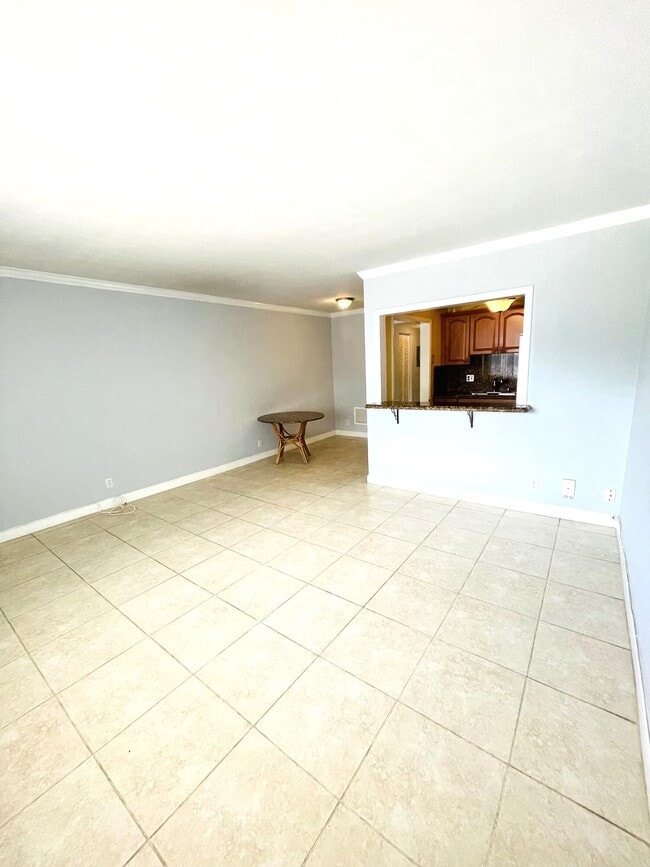Building Photo - 2960 Cynthia Ln