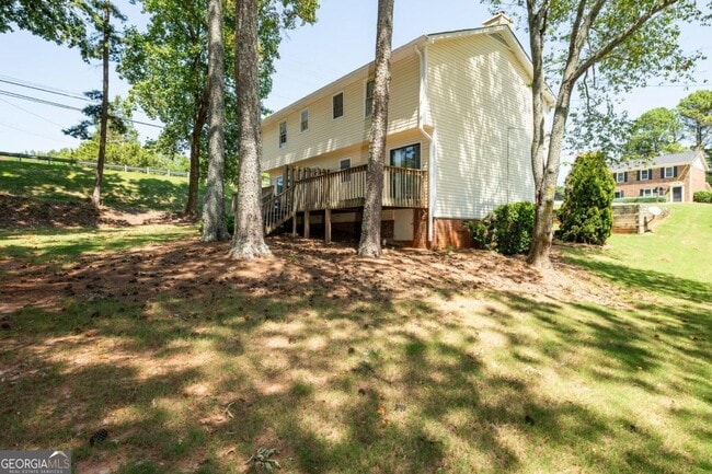 Building Photo - 580 Downing St