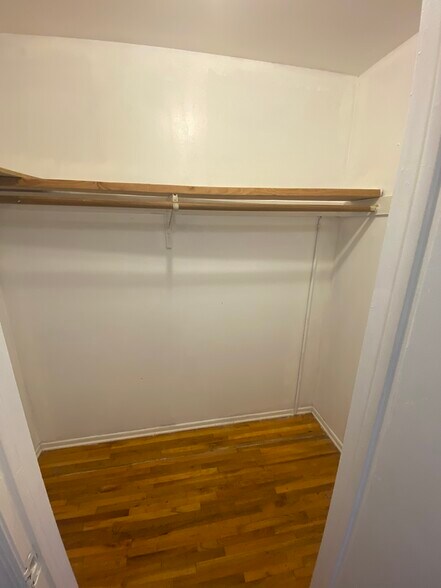 Building Photo - 118 Main St