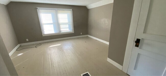 Building Photo - 2463 KY-94