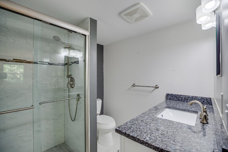Building Photo - 2722 Cardinal Dr