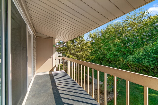 Building Photo - 15717 Orlan Brook Dr