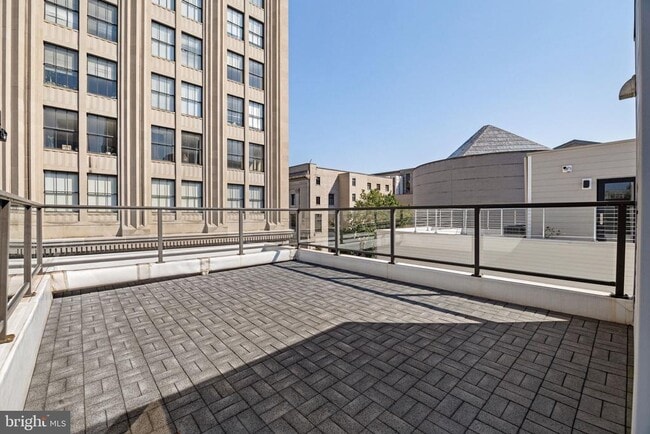 Building Photo - 2106 Spring St