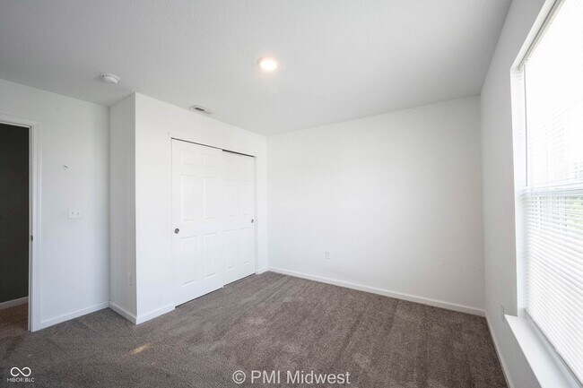 Building Photo - 3975 Fenwick Ln