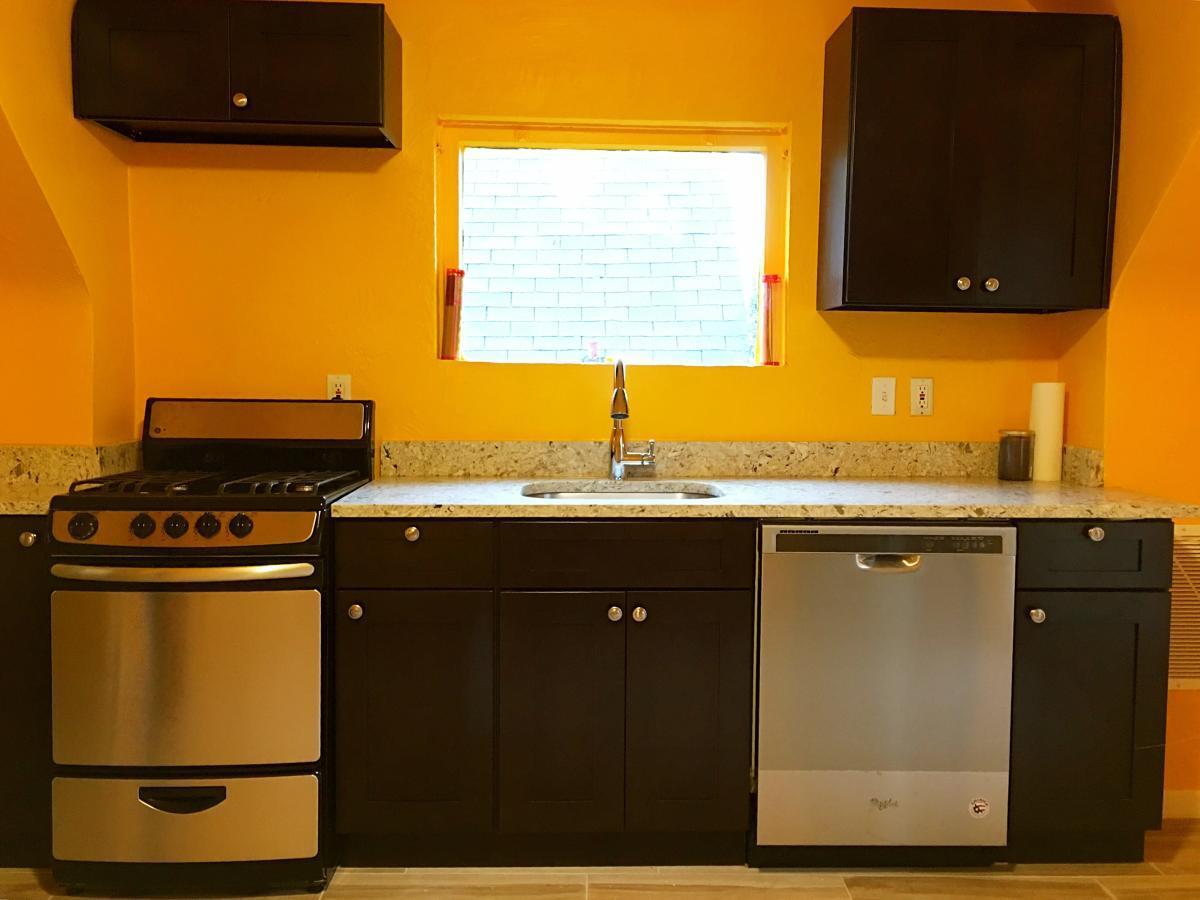 Building Photo - 703 Ivy St