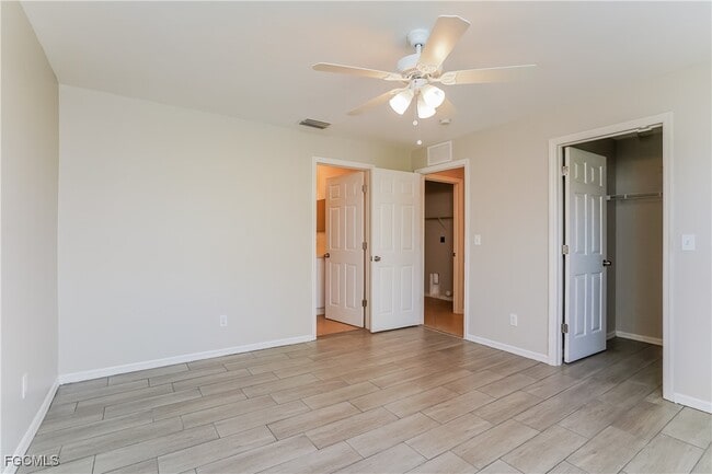 Building Photo - 1405 SW 13th Terrace