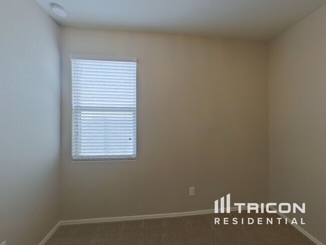 Building Photo - 17030 N Rosemont St
