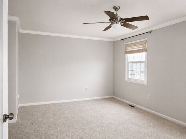 Building Photo - 118 Henning Dr