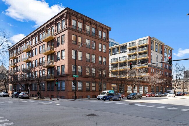 Building Photo - 1910 S Indiana Ave