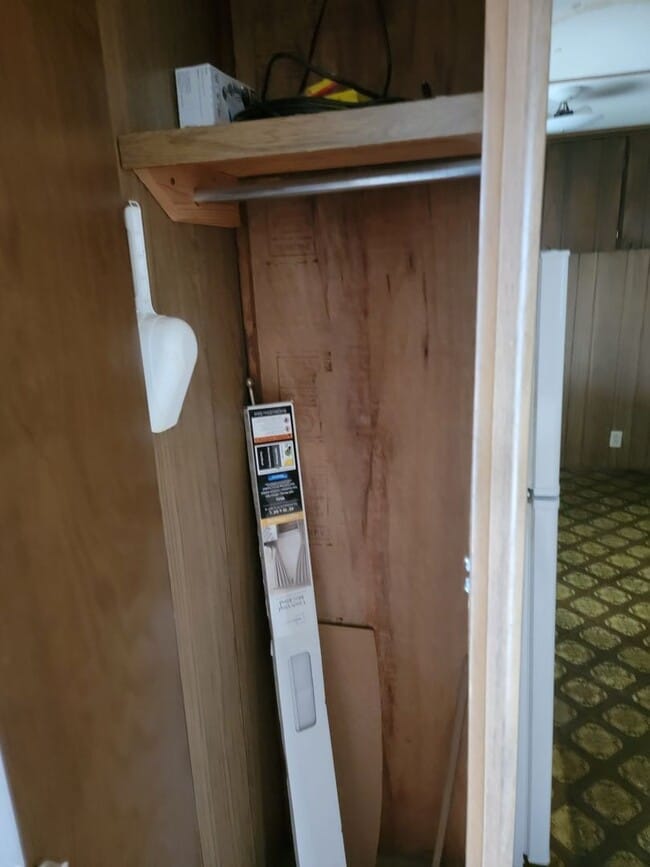 Building Photo - Small 2 bed MH