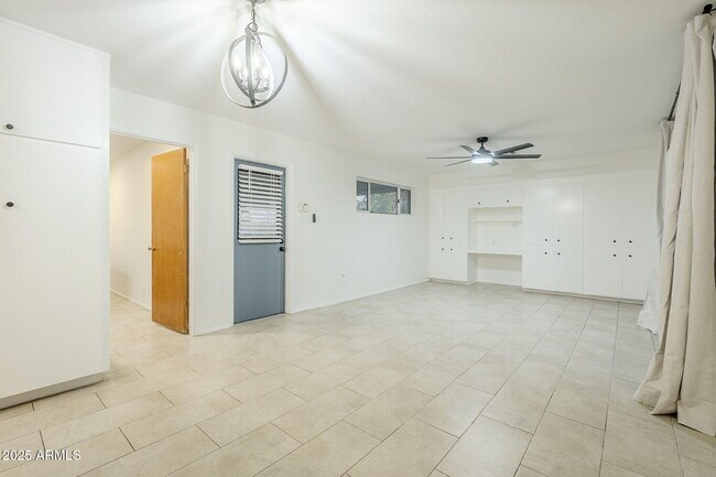 Building Photo - 125 E Papago Dr