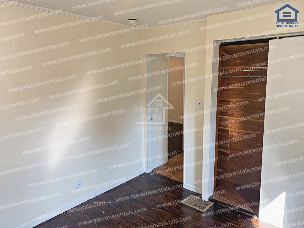 Building Photo - 3427 S Haven Rd