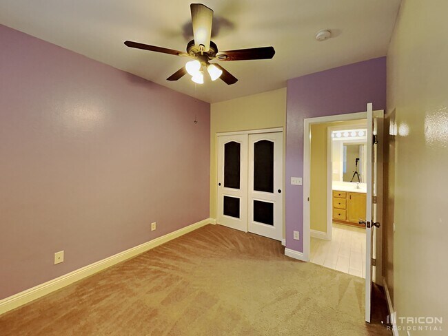 Building Photo - 719 Easter Lily Pl
