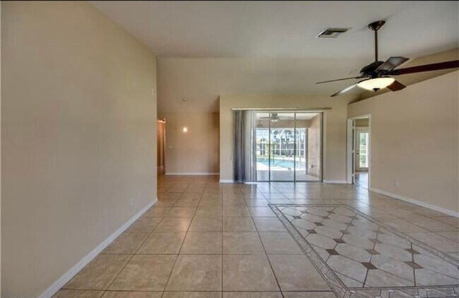 Building Photo - 1322 SW 5th Pl