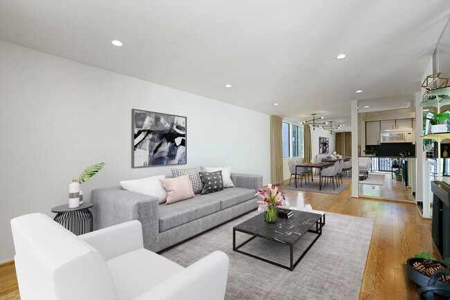 Building Photo - 906 N Doheny Dr